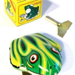tta549-yellow-striped-frog__64667 tta549-yellow-striped-frog__64667