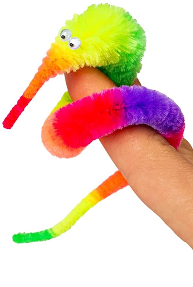 TTA3354-Tricky-Worm-Rainbow-02