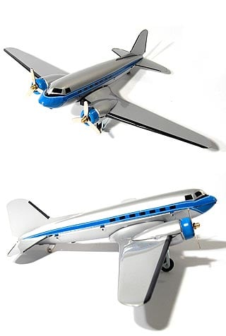 tta421-silver-blue-dc3-plane__93309 tta421-silver-blue-dc3-plane__93309