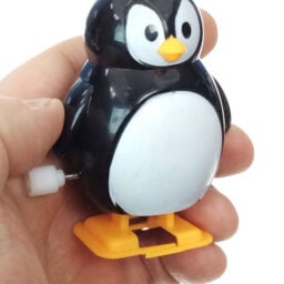 TTA5100-Penguin-Windup-03