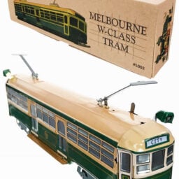 TTA5332-Green-Tram-03