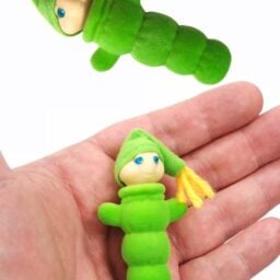 TTA5736-Glow-Worm-Worlds-Smallest-03