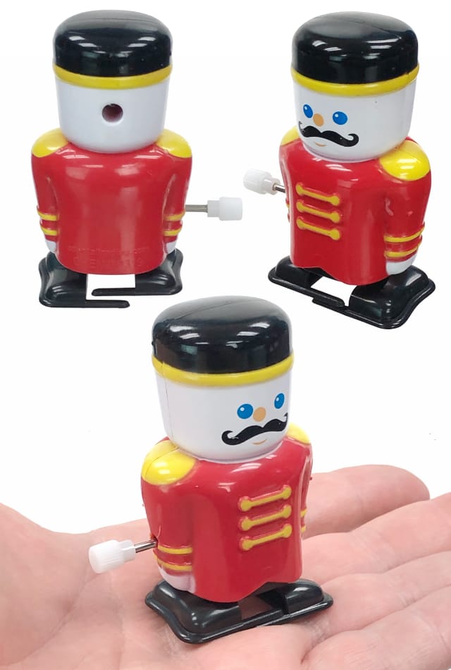 TTA5830-Chester-Christmas-Soldier-Windup-02